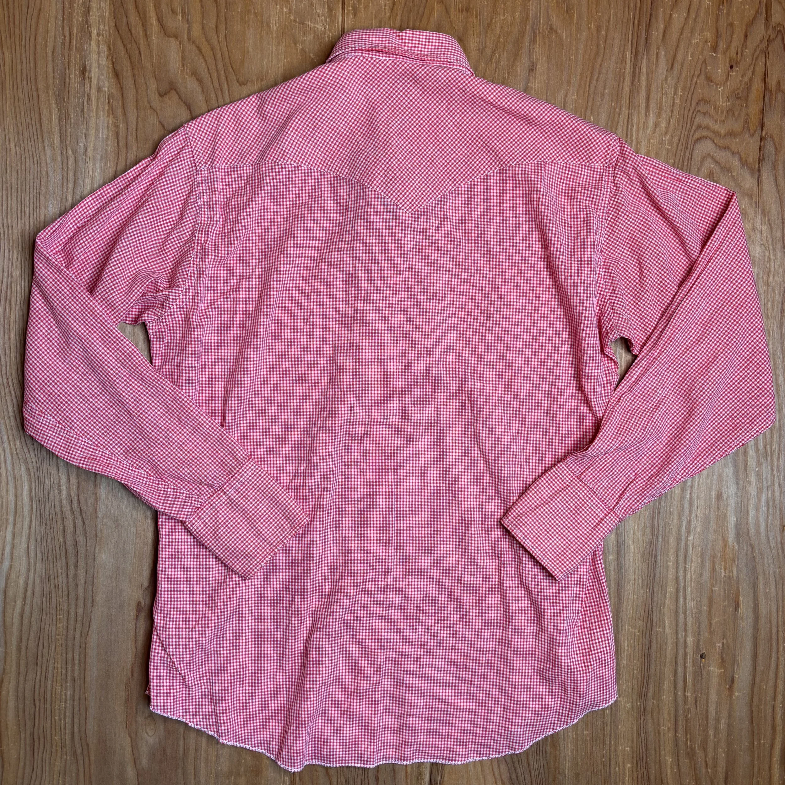 Back view showing western yoke and long sleeve construction