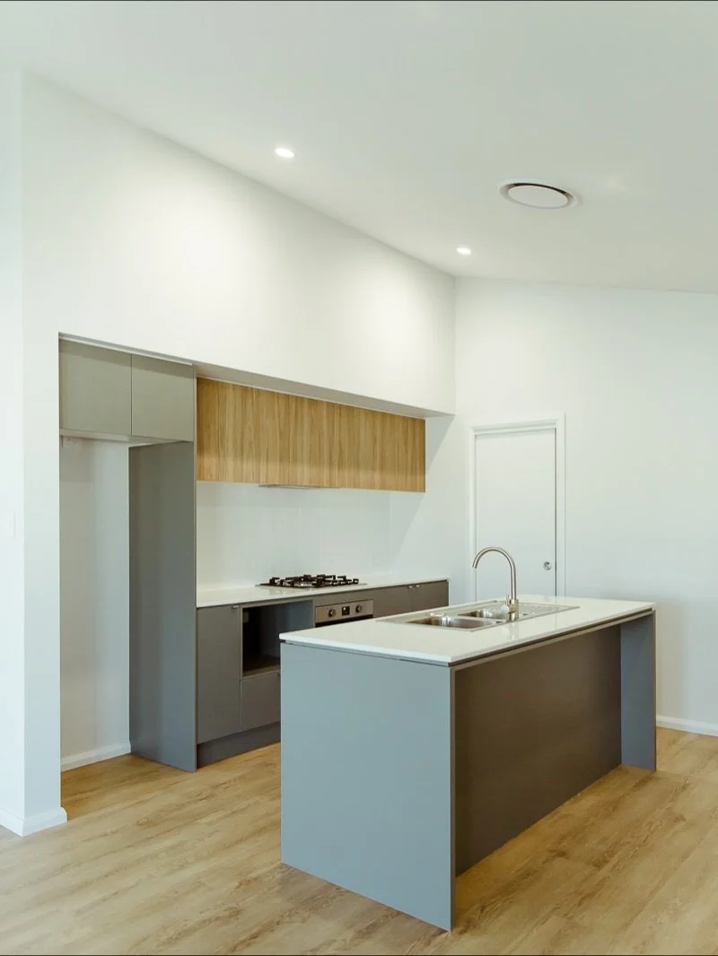 Neutral doesn&rsquo;t have to mean white!

We wanted the Acton Street project to be more than just white-on-white-on-white inside and out - so the kitchen was the perfect place to add a little more interest without going crazy.   Two-toned cabinetry 
