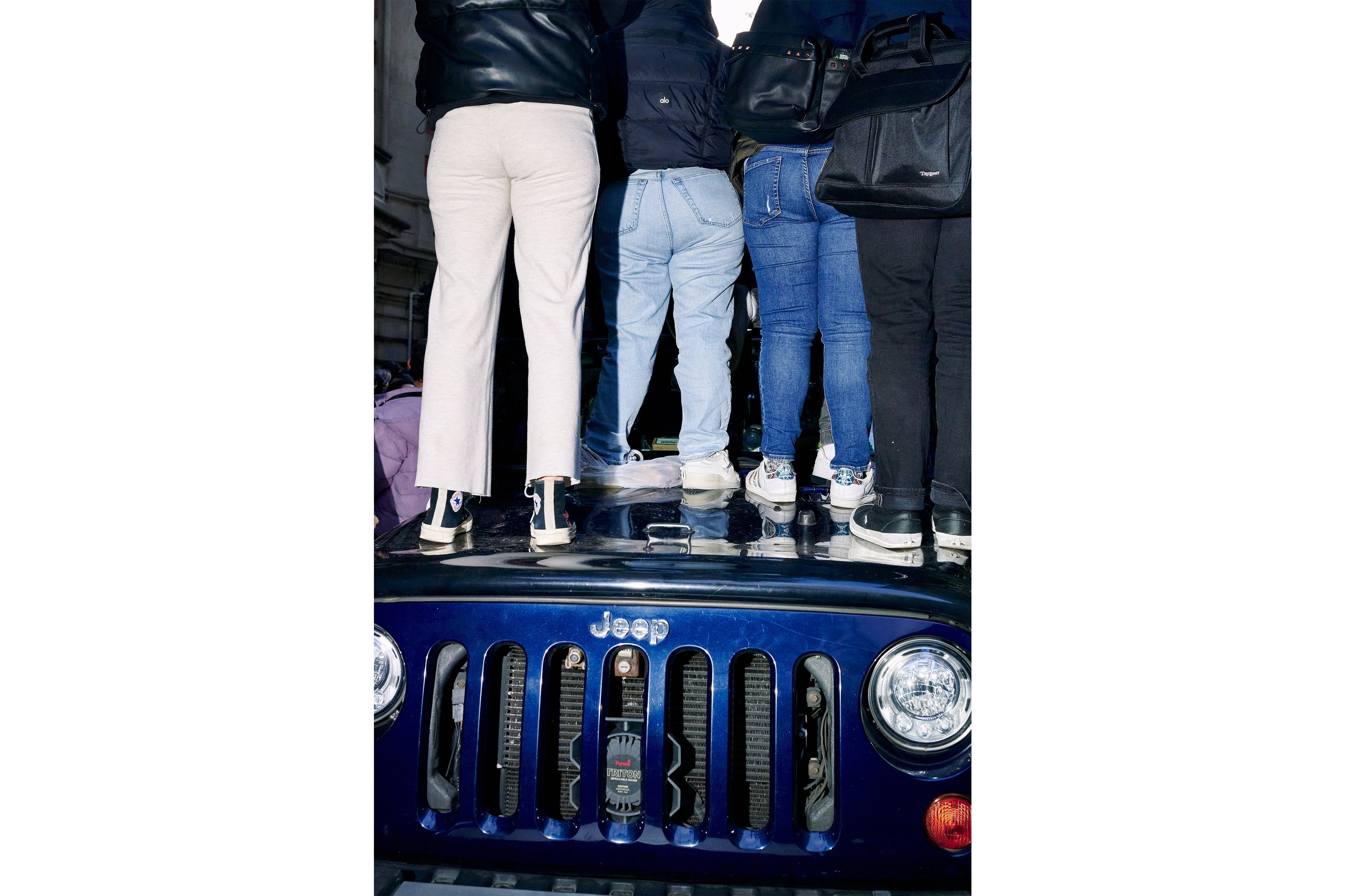 050123_NYT_METGALA-CROWD_616 1-dims.jpg