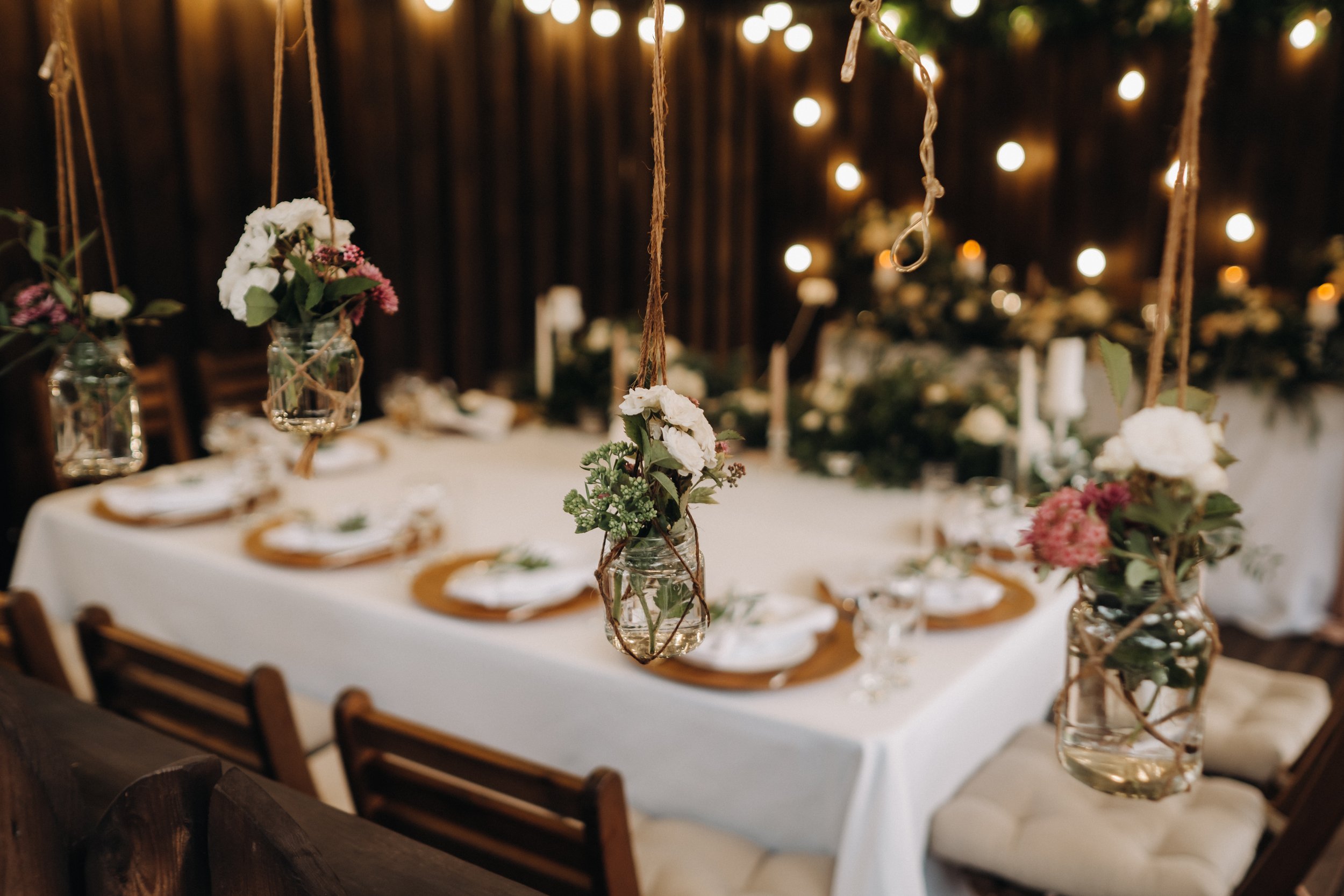 wedding-table-decoration-with-flowers-on-the-table-2023-11-27-05-02-39-utc.jpg