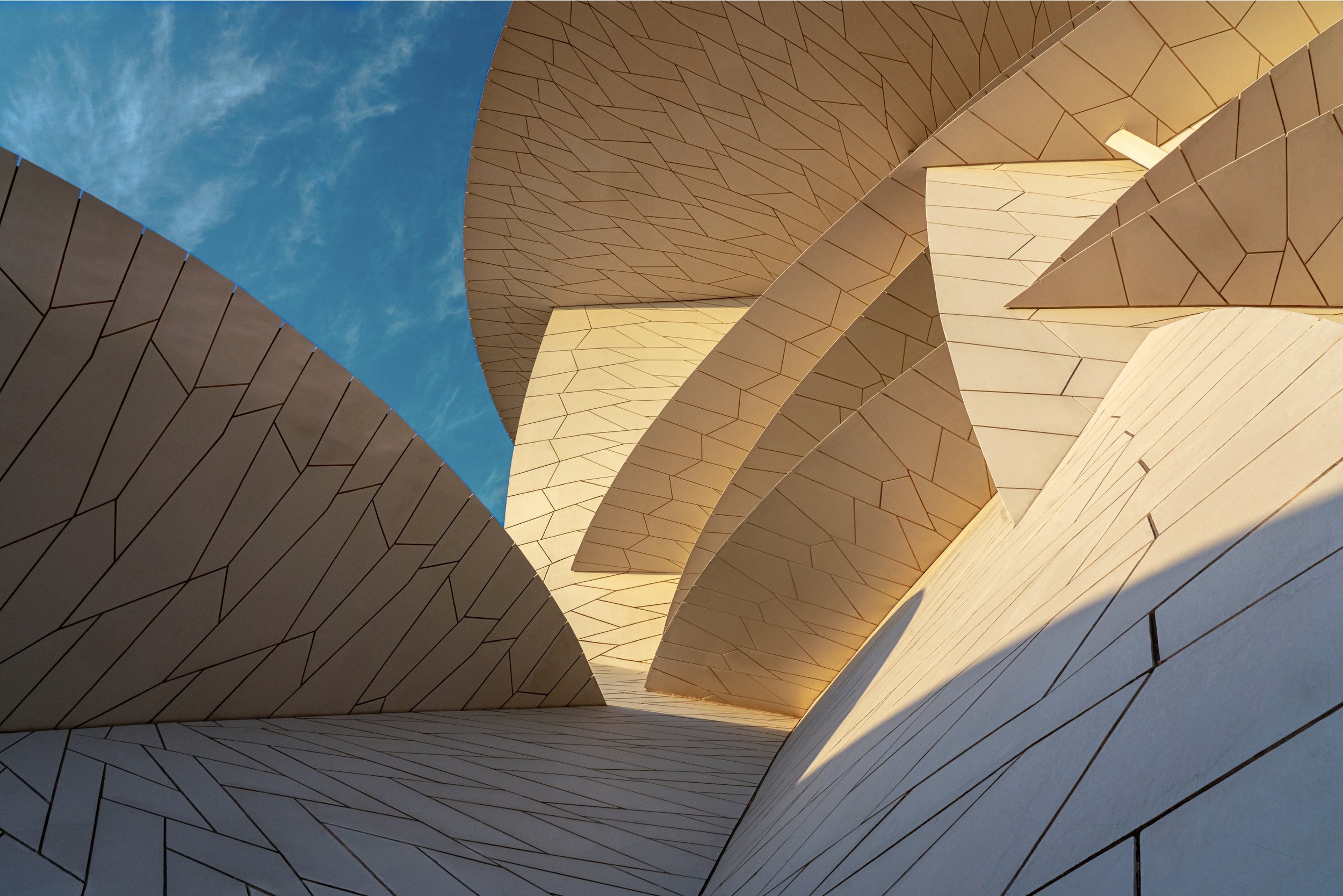 modern-architecture-national-museum-of-qatar-futu-2024-12-01-00-08-23-utc.jpg