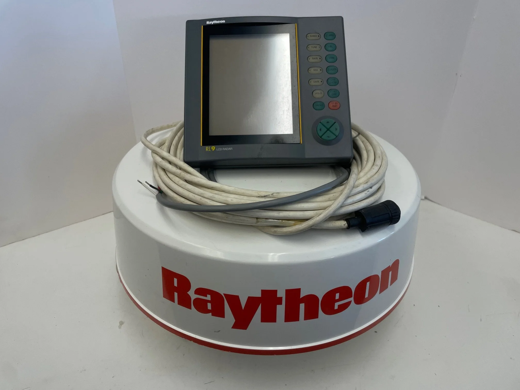 Raytheon RL 9 LCD radar -0- hours 16” dome 24 nm range $450.00