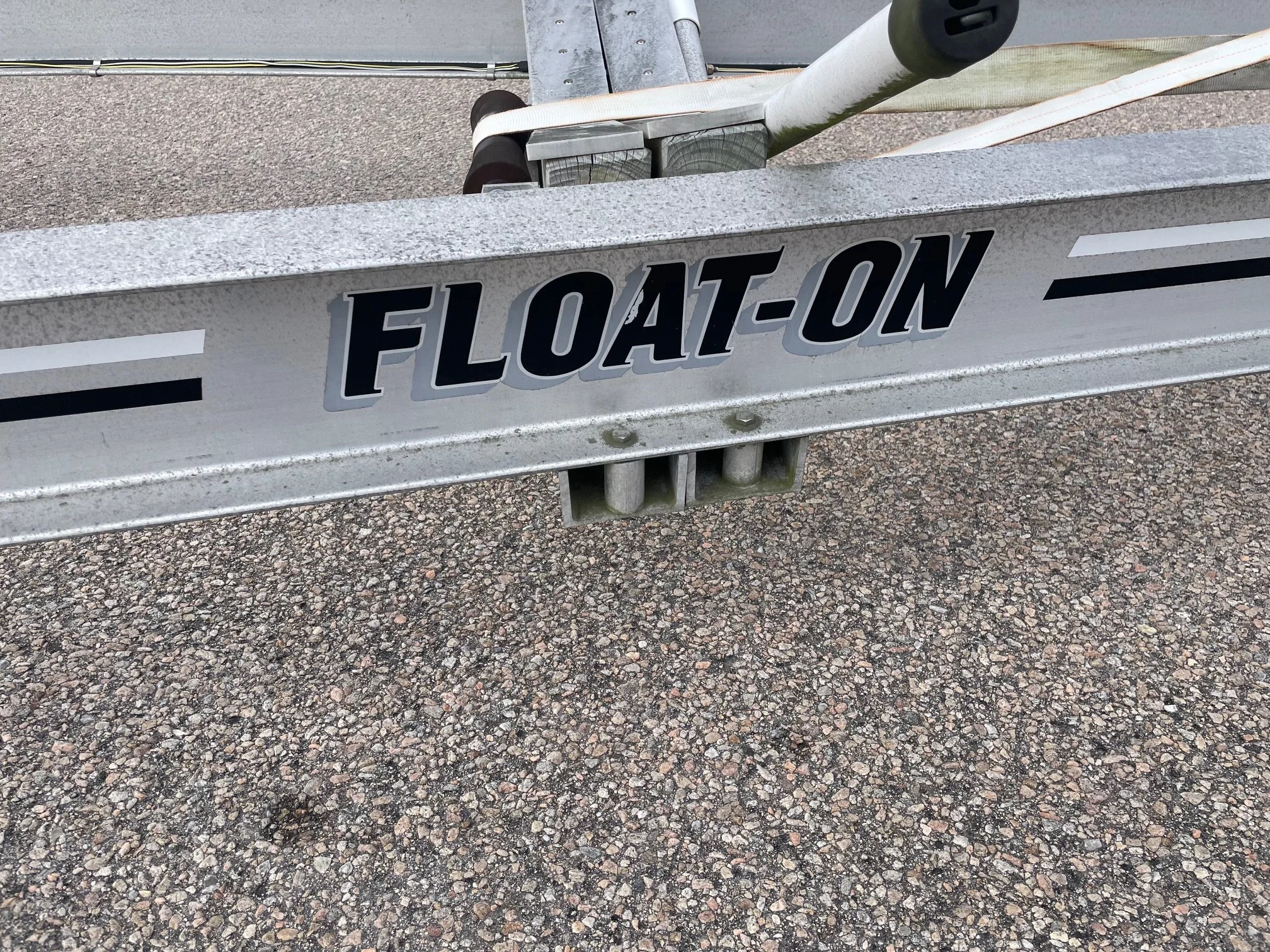 floaton5.jpg