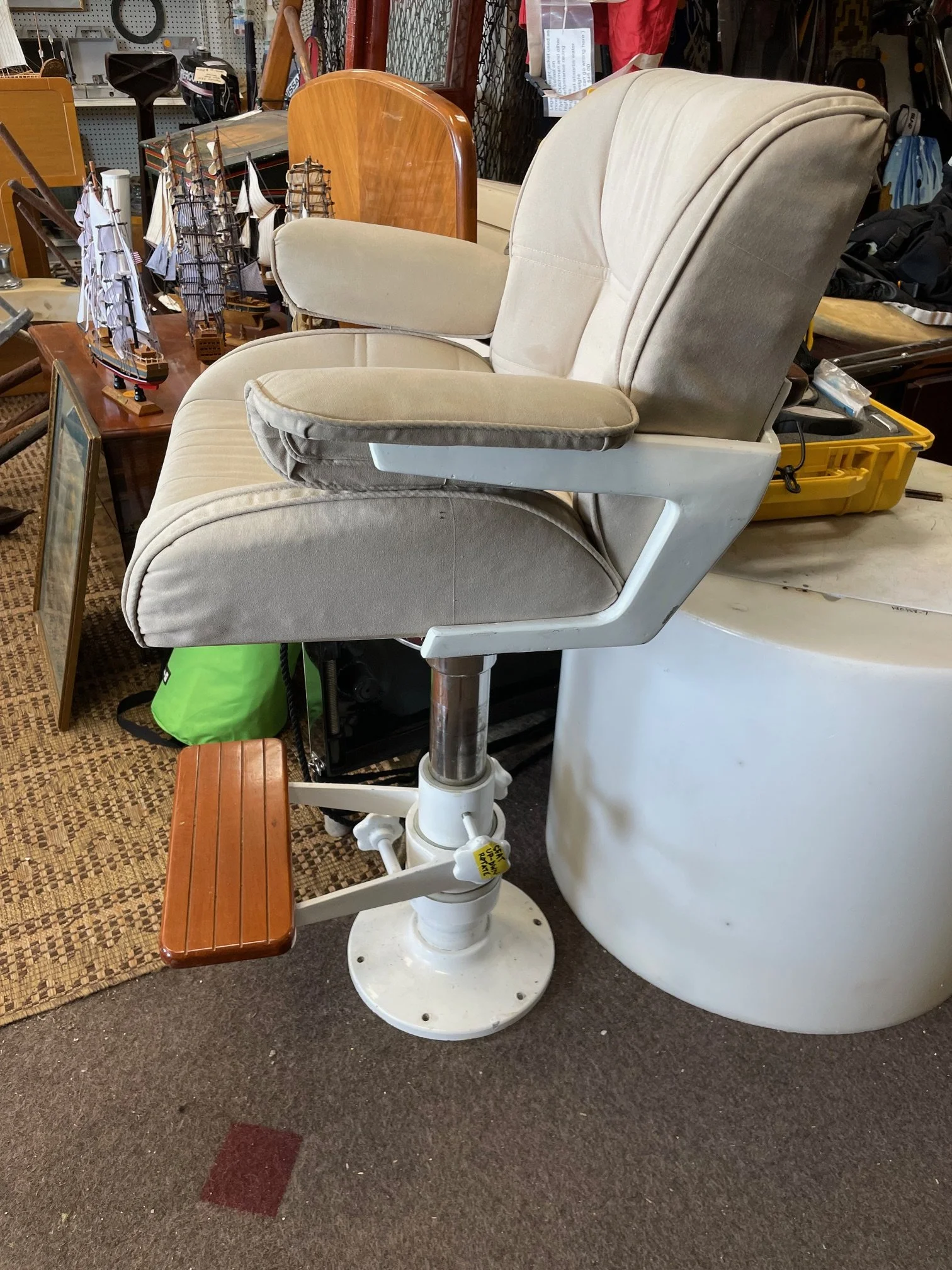 captseat1.jpg