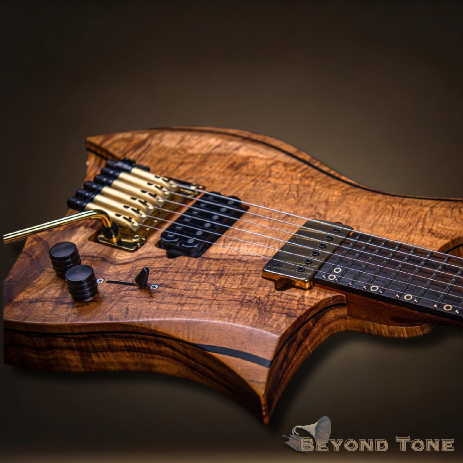 Lowden Fiddleback (4).png