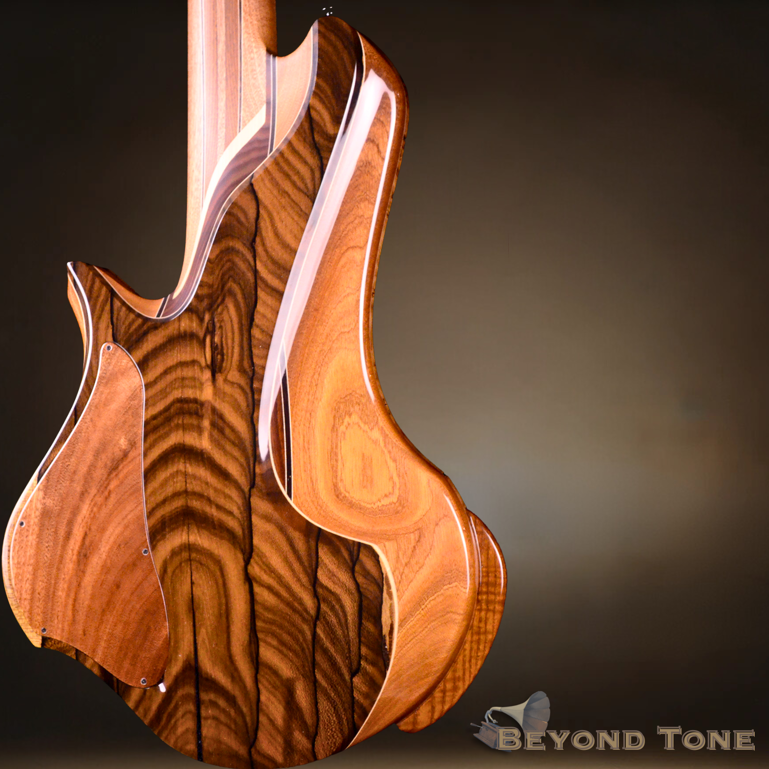 Boyarsky bass guitars (2) copy.png