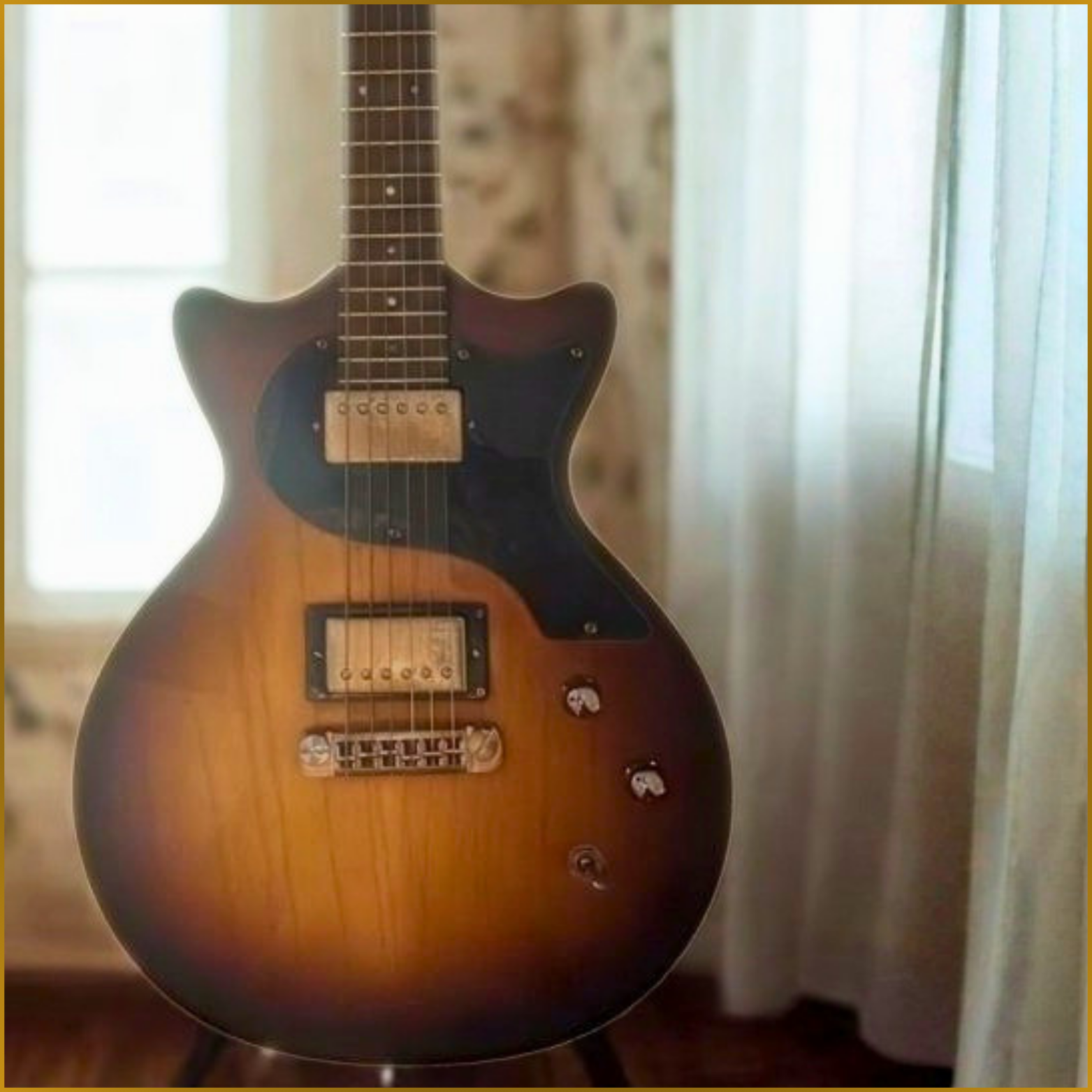 Earl Slick Guitar-2.png