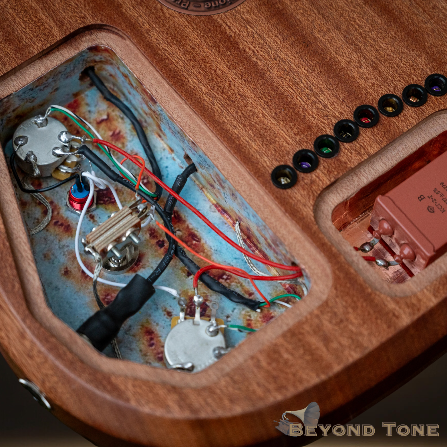 Hufschmd Tantalum 8 String.png