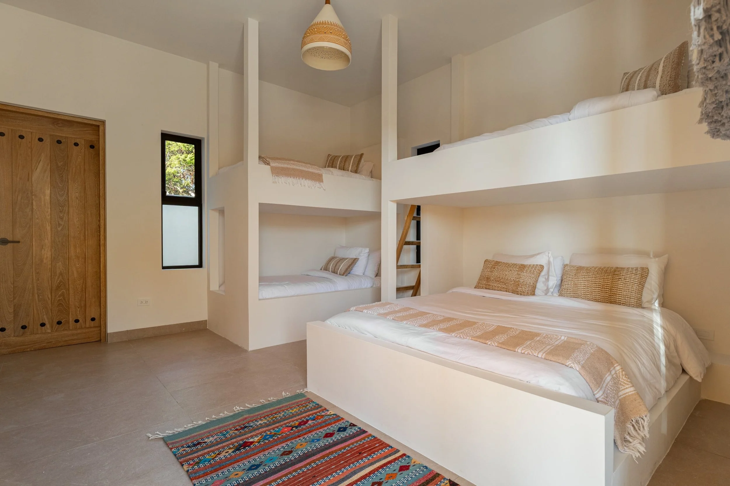 Cuatro/Bunk Shared Room