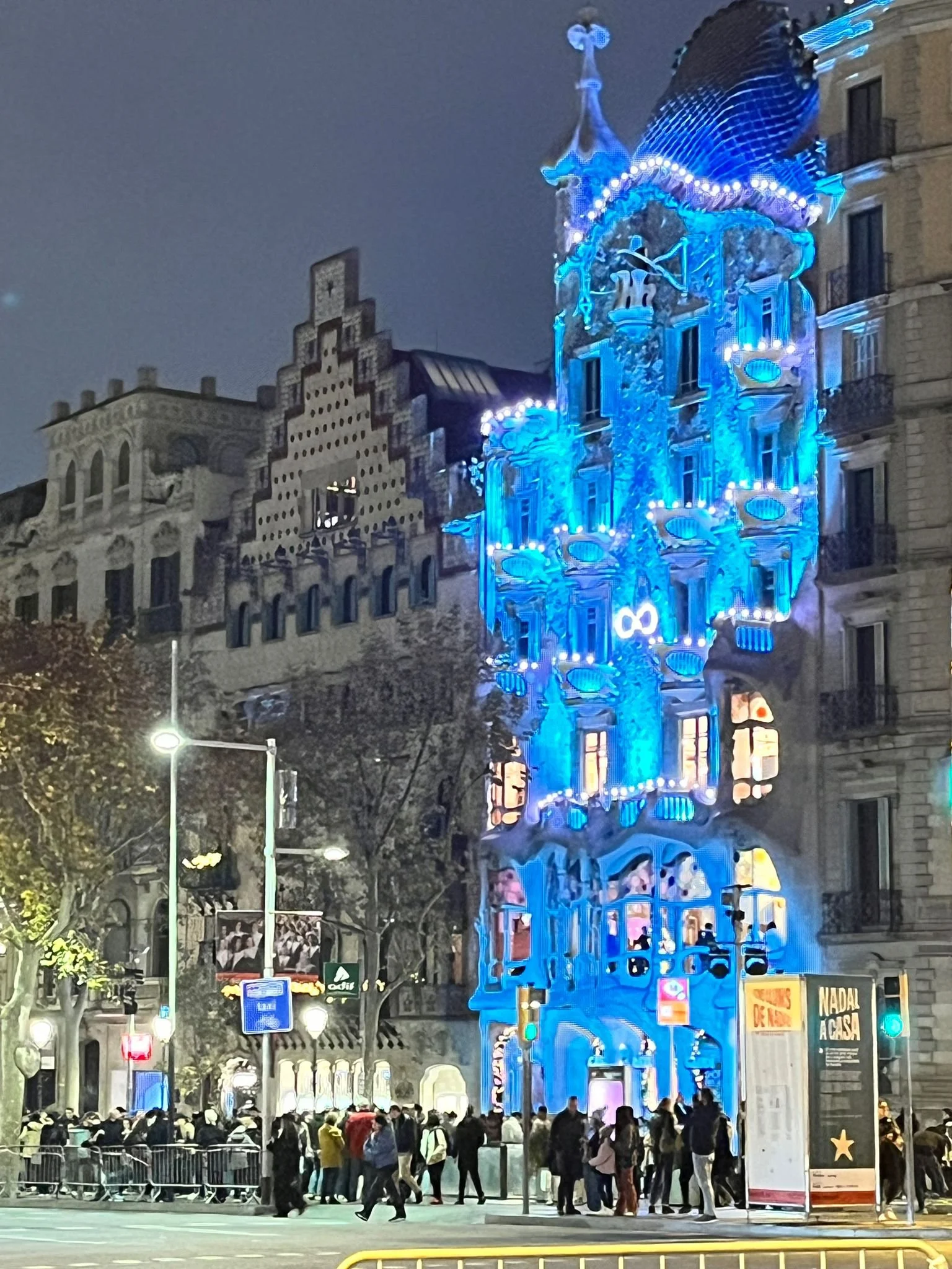 A Christmas Lights Tour in Barcelona - The Best Streets and Installations for 2025