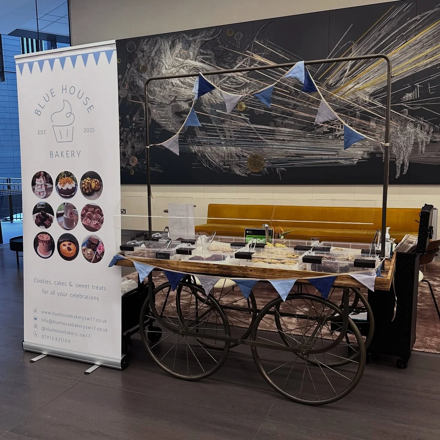 Cutest vintage cart stand for today&rsquo;s pop up at 10 Fleet Place 🤩

2nd pop up in 2 days 🤩🍪🩵 12 types of cookies (and a cheeky flapjack option 😉) on sale until 3pm 👍🏻

Another @idohandmadepopup opportunity 🤩