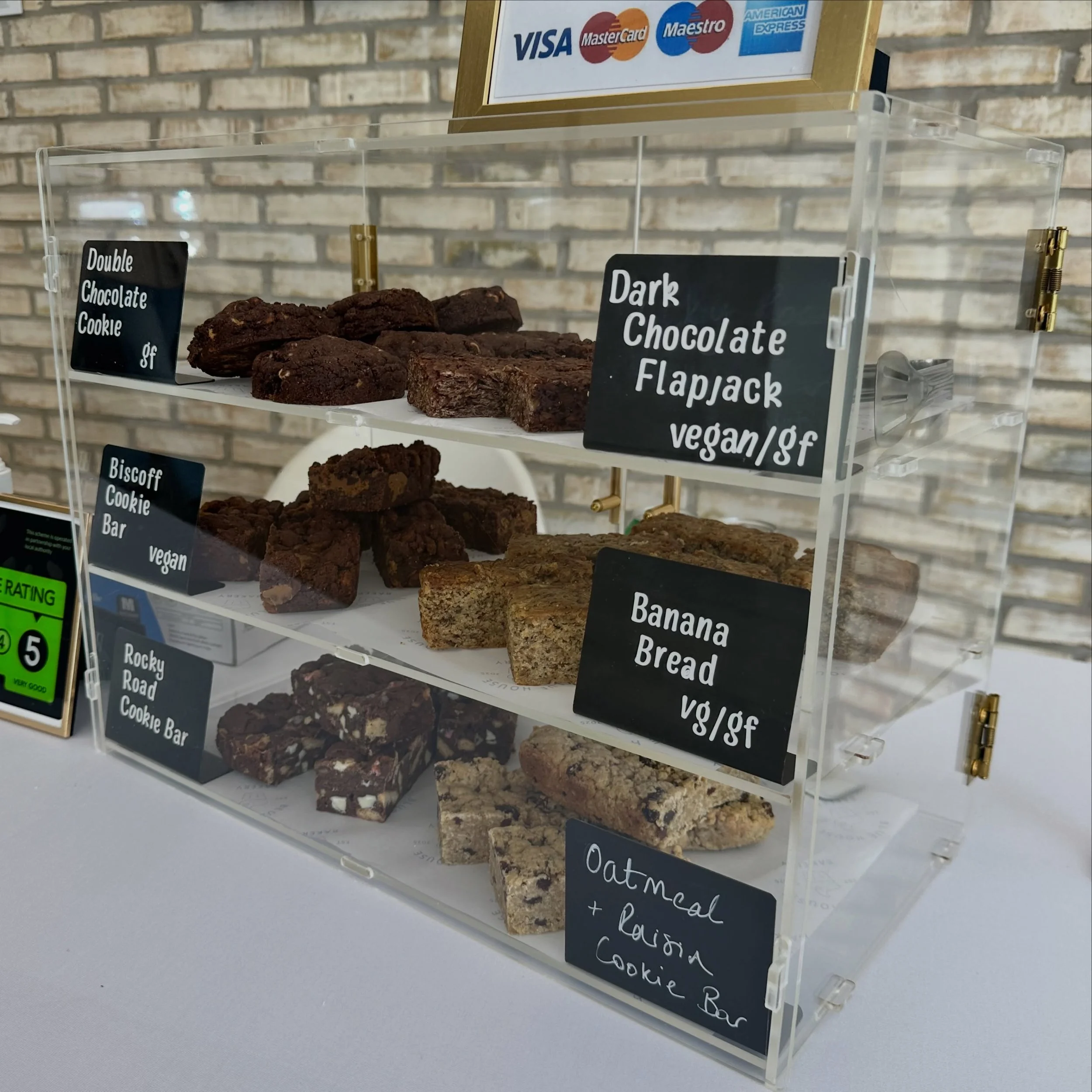 First outing for the new display cabinets at today&rsquo;s corporate pop up in Spitalfields 🩵

Any other traders constantly tweaking their display to get it right? At some point I will stop, won&rsquo;t I? 😂