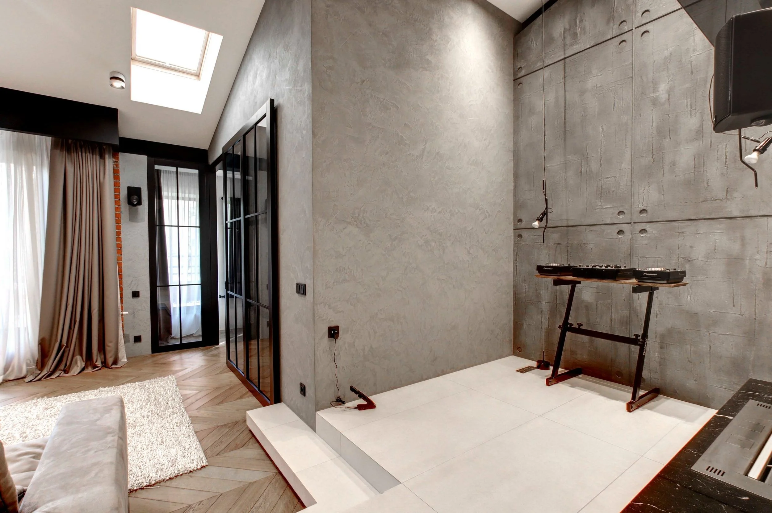 Studio 8_07_2560x1703.JPG