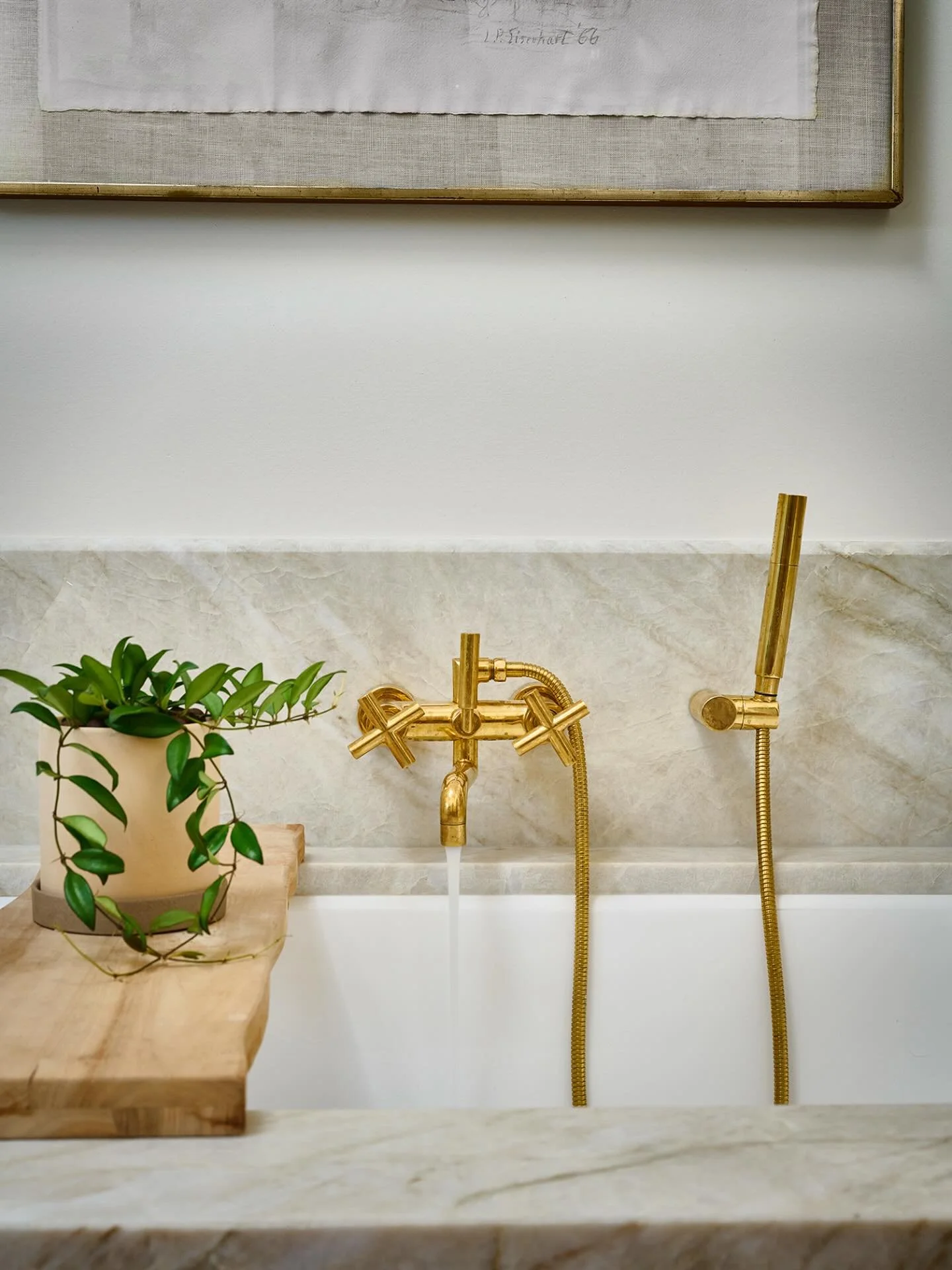 Unlacquered brass will forever have our hearts. 💛

photography: @mm_photo_inc