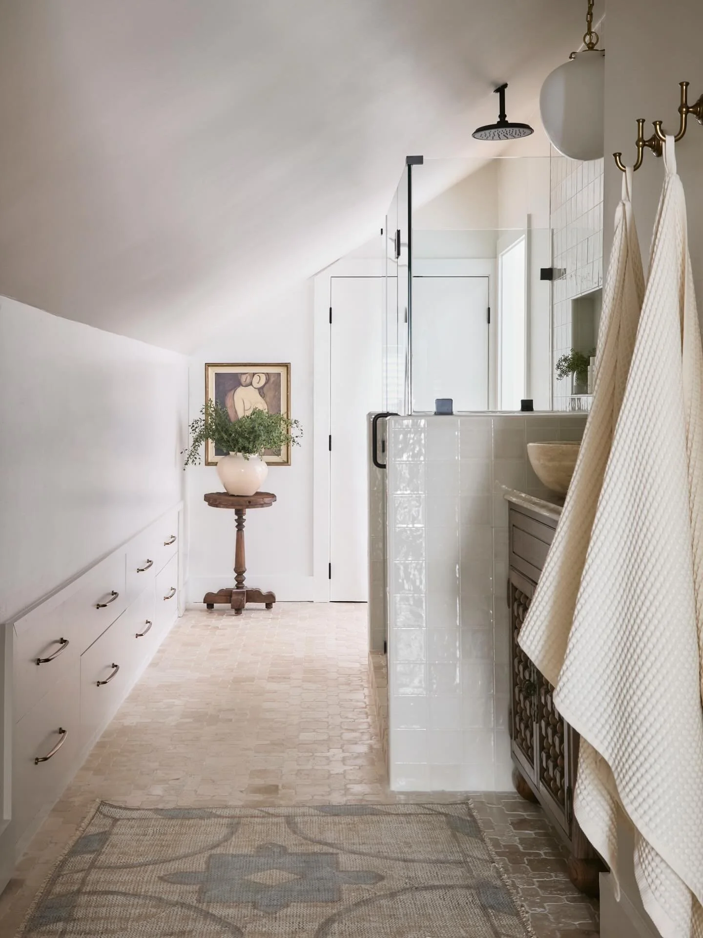 Daily routines deserve thoughtful spaces.

photography: @elliottfuerniss_photo