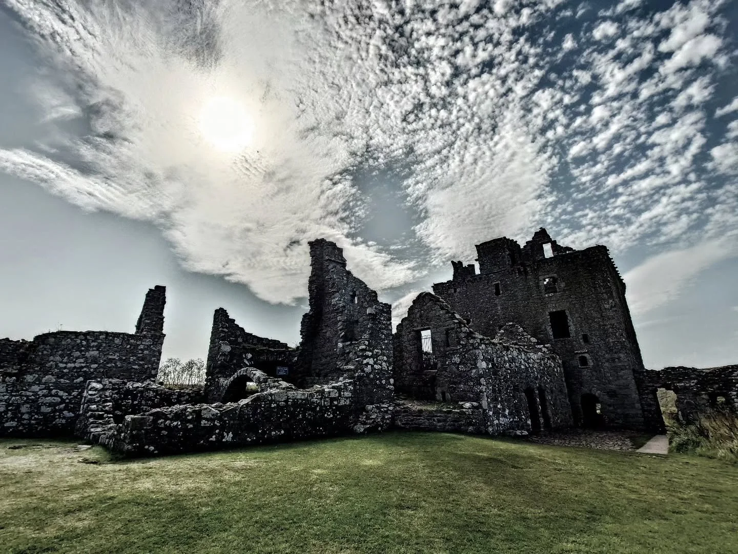 Dunottar Castle circa 90s-2000s metal album art anyone?

www.jdwphotography.net

#sonyalpha #sony #scottishphotographer #scotlandshots #scotlandexplore #visitscotland #photography #photographer #landacapes