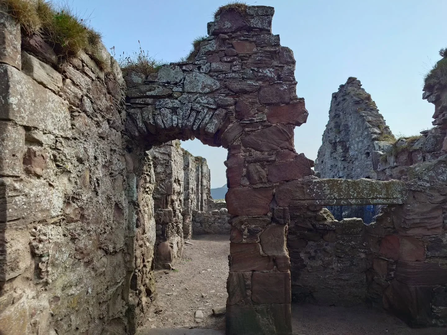 I'm sure it always looked like this... Looking out to the Countess Suite at Dunnottar Castle

www.jdwphotography.net

#castles #castlesofscotland #photography #sonyalpha #scotlandshots