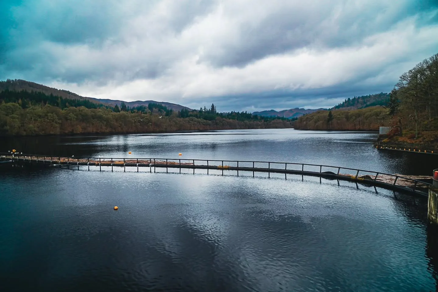 Looking out from Pitlochry Dam 

www.jdwphotography.net

#sonyalpha #loch #photography #landscape #water