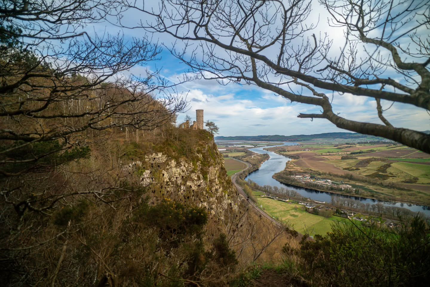 Looking out across to the tower...

www.jdwphotography.net

#sonyalpha #scotlandshots #photography #landscapephotography #landscape