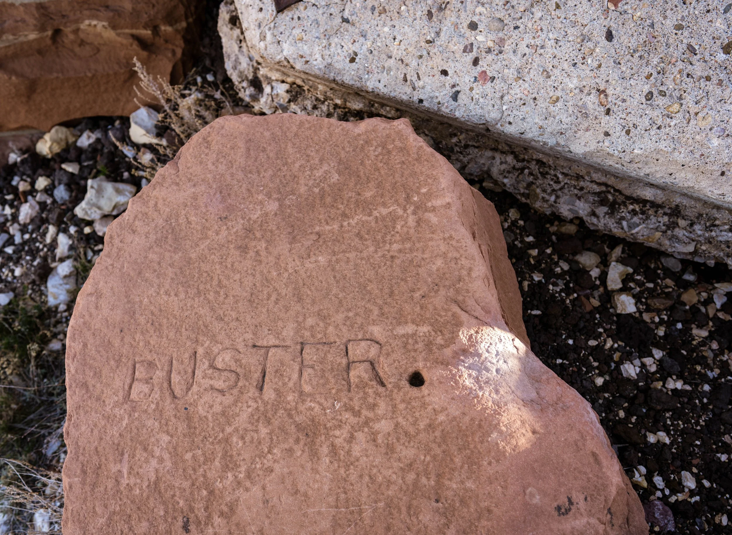 inscription on rock near Canyon Diablo rim
