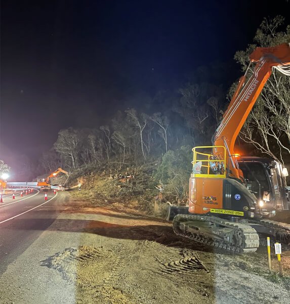 Road-upgrade-nightworks-set-up-2.jpg