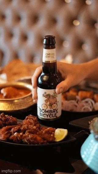 Indian Cuisine + Bombay Bicycle = the perfect spice balance. It&rsquo;s like they were made for each other&hellip; well&hellip; they were!🍛

#BombayBicycle #IPA #IndianCuisine #FoodPairing #BeerPairing