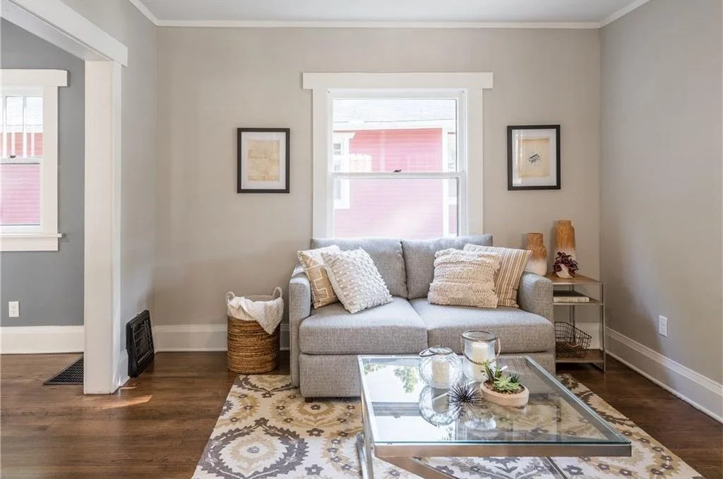 68728thliving.jpg
