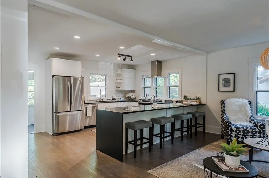 1069 45th Street kitchen.jpg