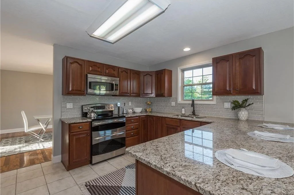 6813 NW 98TH -5.jpg