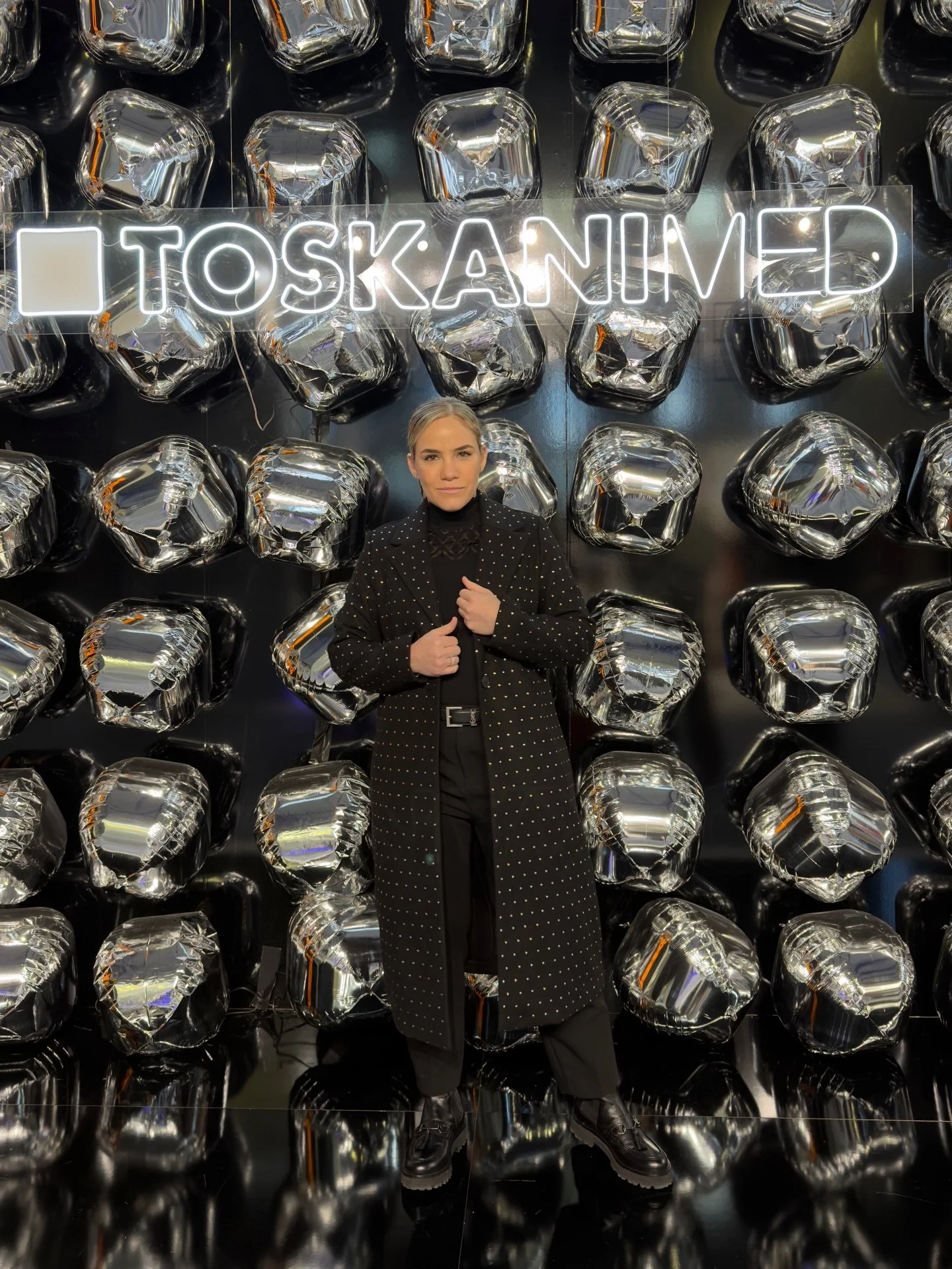 El envejecimiento no es tu enemigo, el enemigo eres t&uacute; misma/o no sinti&eacute;ndote bien con tu reflejo.🪞
Envejecer es un privilegio.
Hacerlo sinti&eacute;ndote bien en tu propia piel, es TU ELECCI&Oacute;N.🪄

#medicinaesteticabarcelona #me