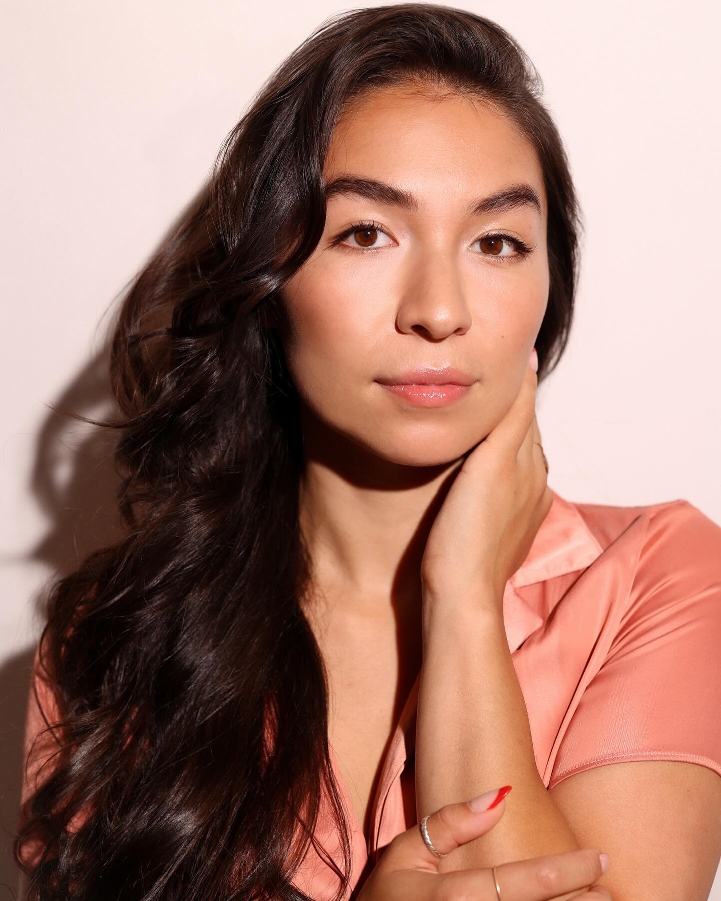 | friyay edits | 

Thank you so much to @samuelpickart for capturing these 📸 and @bridieartist for glamming me up. Y&rsquo;all are the powerhouse team! ✨What a lovely, laughter-filled afternoon.