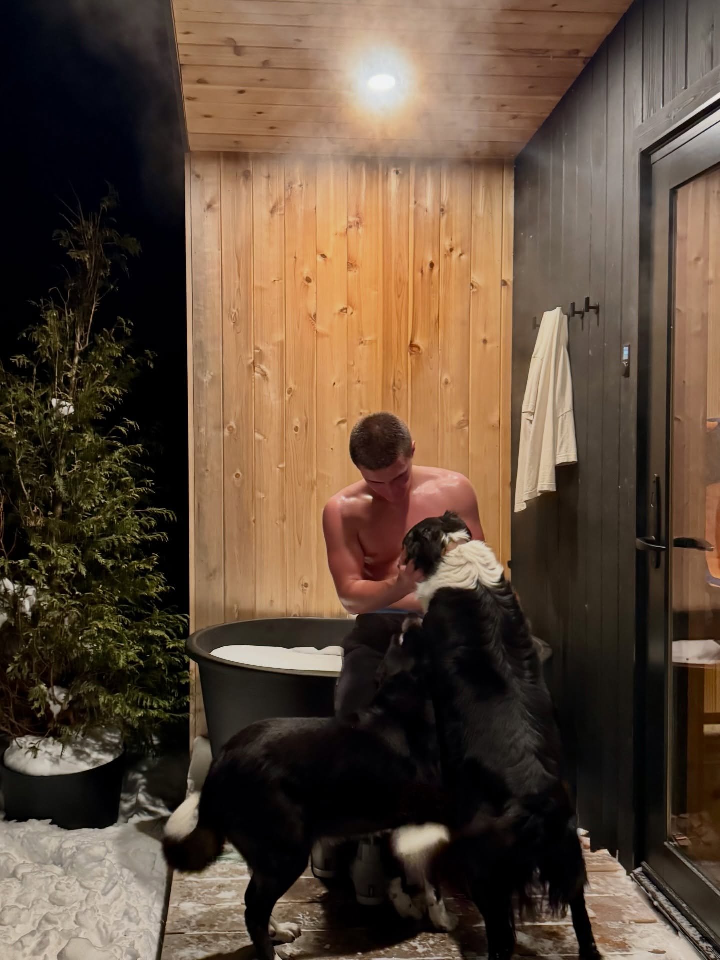 These days we turn the heat up. Sauna is how we beat the winter blues.
Ever notice how different you feel after a sauna? Calm. Clear. Lighter. The heat actually helps your body release natural feel-good endorphin&rsquo;s, which is probably why we kee