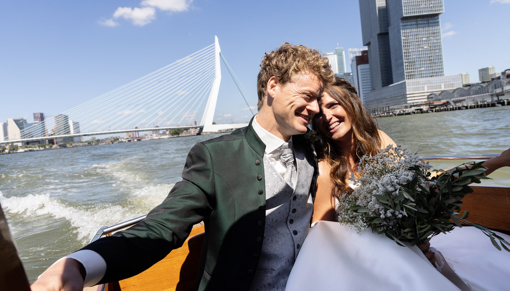 LM593_FAV017 PROMO.jpg