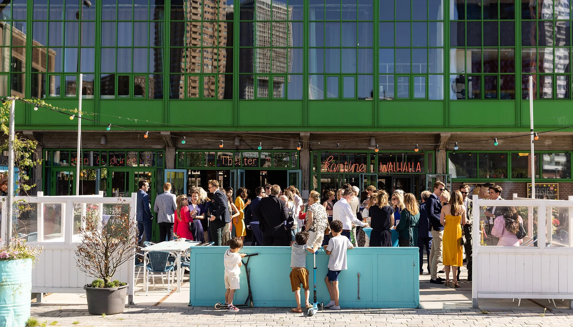 LM593_FAV072 PROMO.jpg