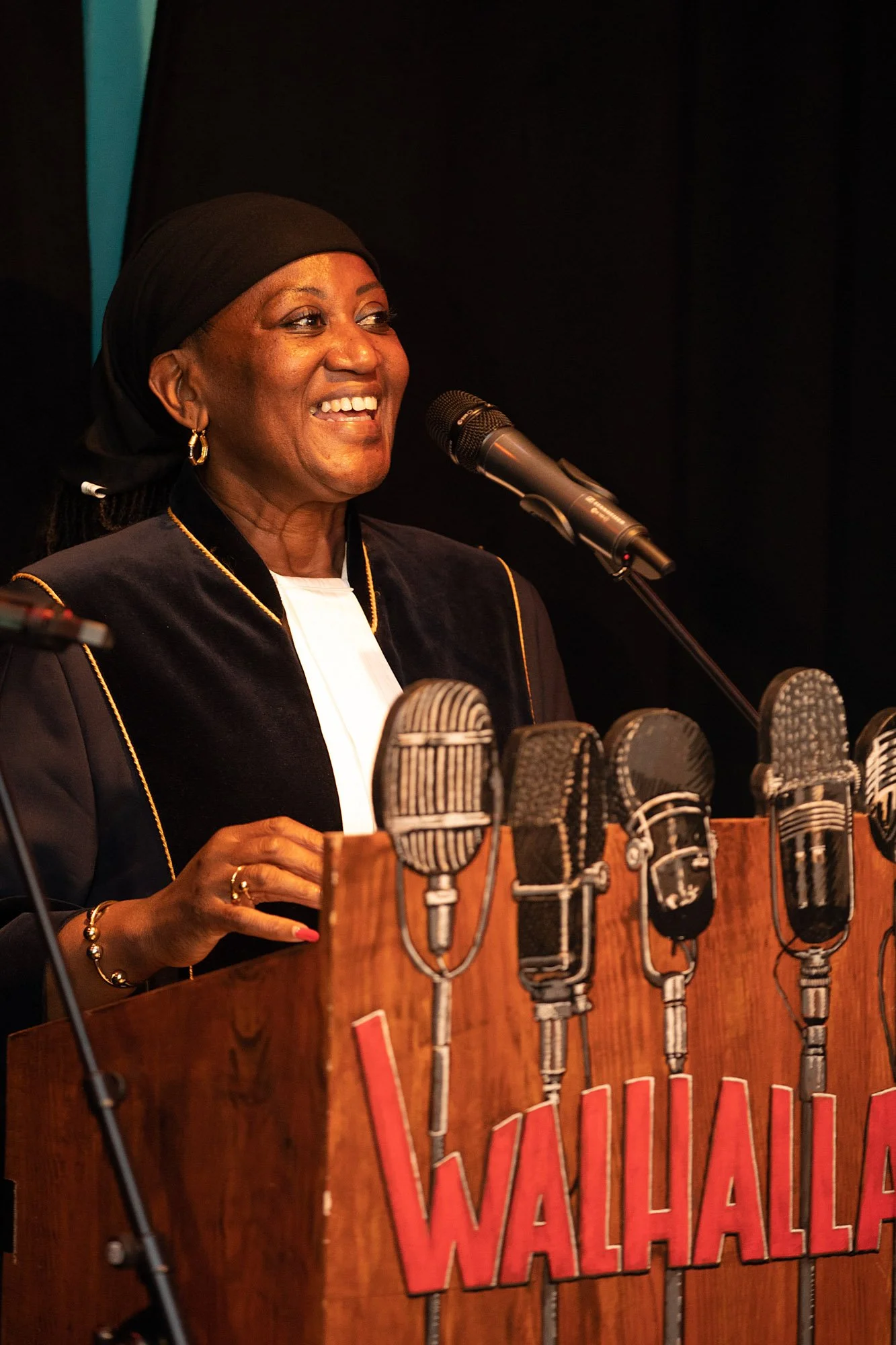 LM593_FAV029 PROMO.jpg