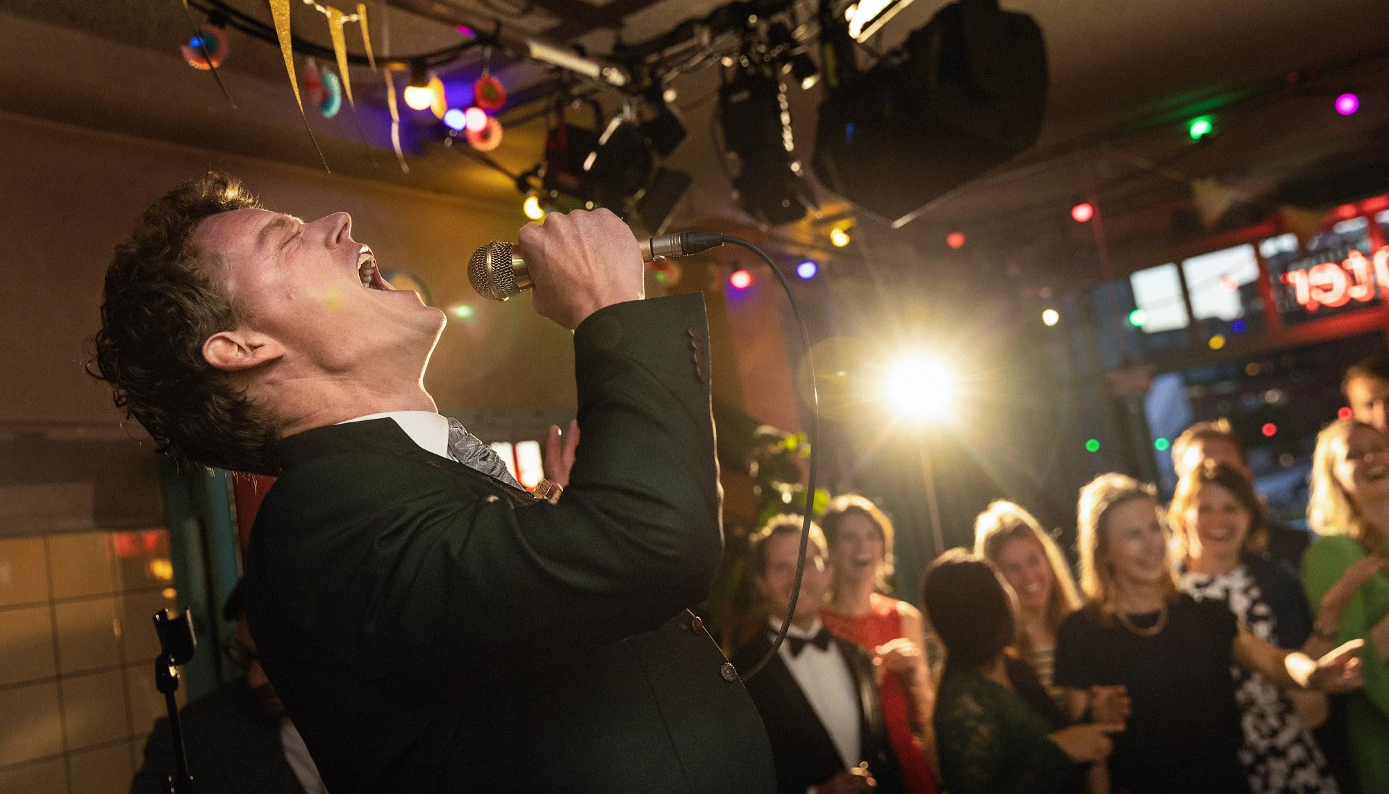 LM593_FAV131 PROMO.jpg