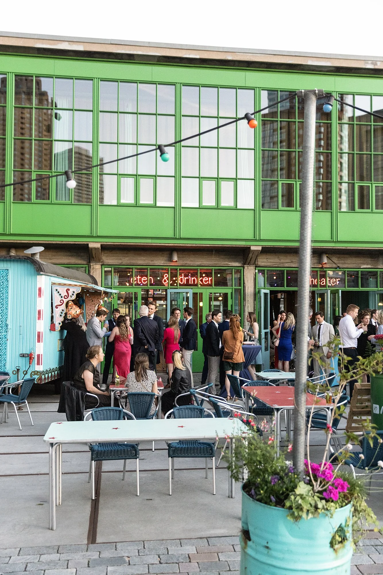 LM593_FAV125 PROMO.jpg