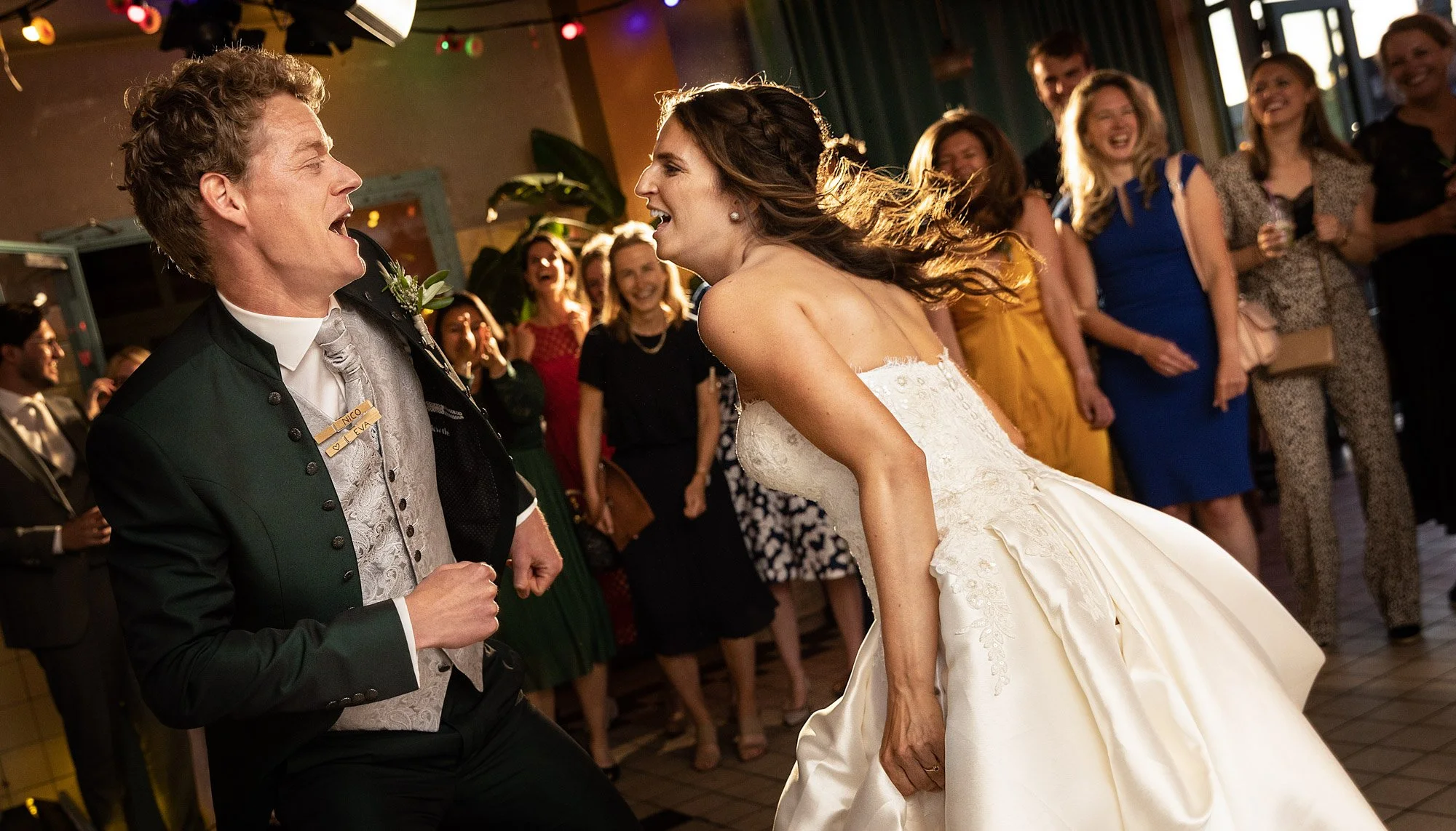 LM593_FAV130 PROMO.jpg