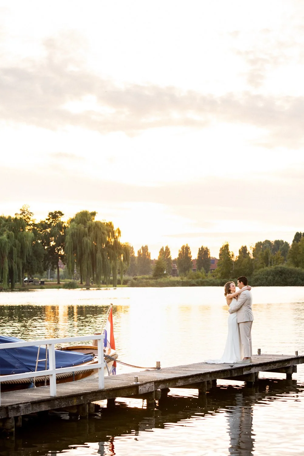 LM711P51-trouwfotograaf-lommerrijk-rotterdam-golden-hour-sunset-photoshoot-bergse-plas.jpg