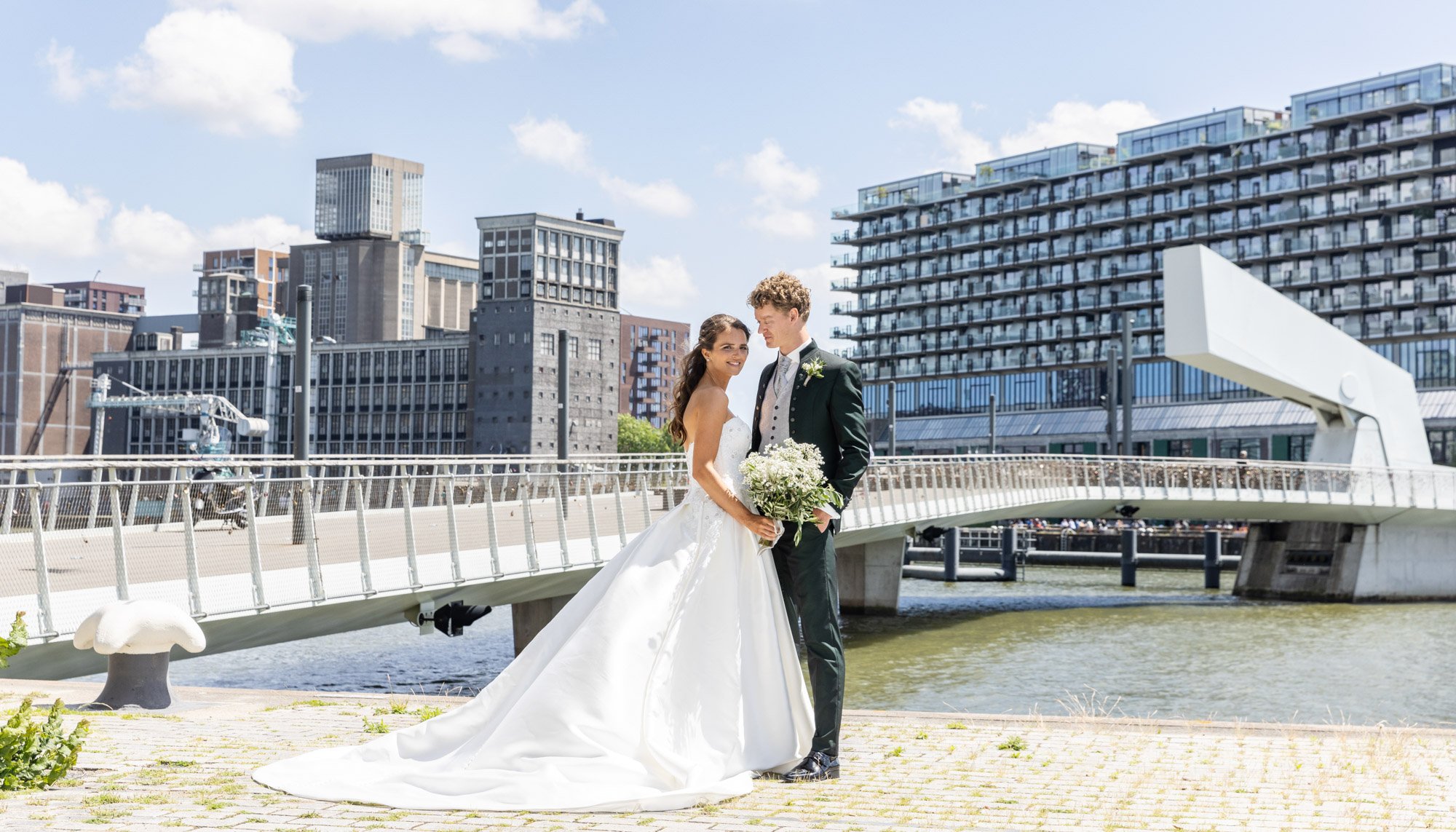 LM593_FAV006 PROMO.jpg