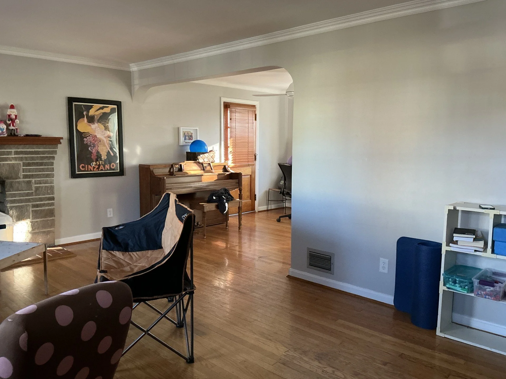 Before image of an outdated living space prior to interior remodel in Cincinnati, Ohio.