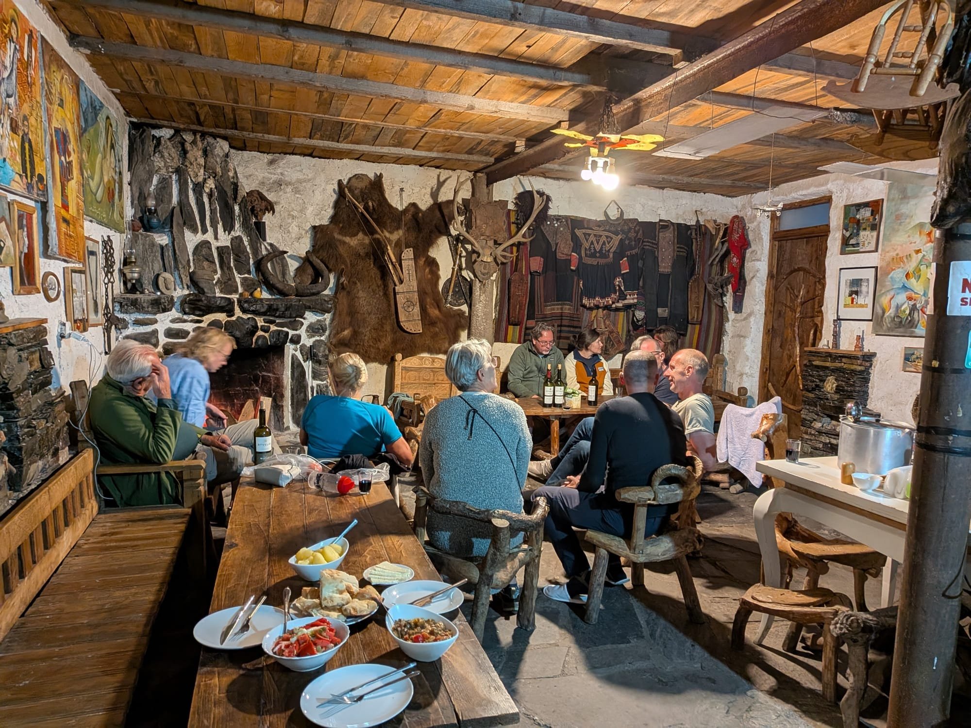 Samen eten in een Georgisch guesthouse