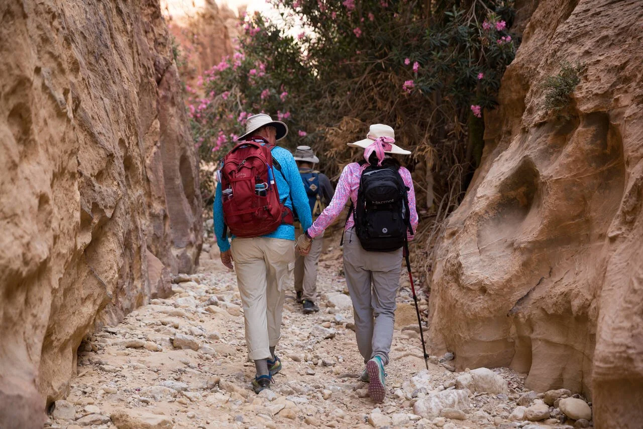 Wandelen door het afgelegen Wadi Rum