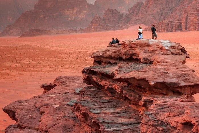 Wandelen door Wadi Rum met een dagrugzak