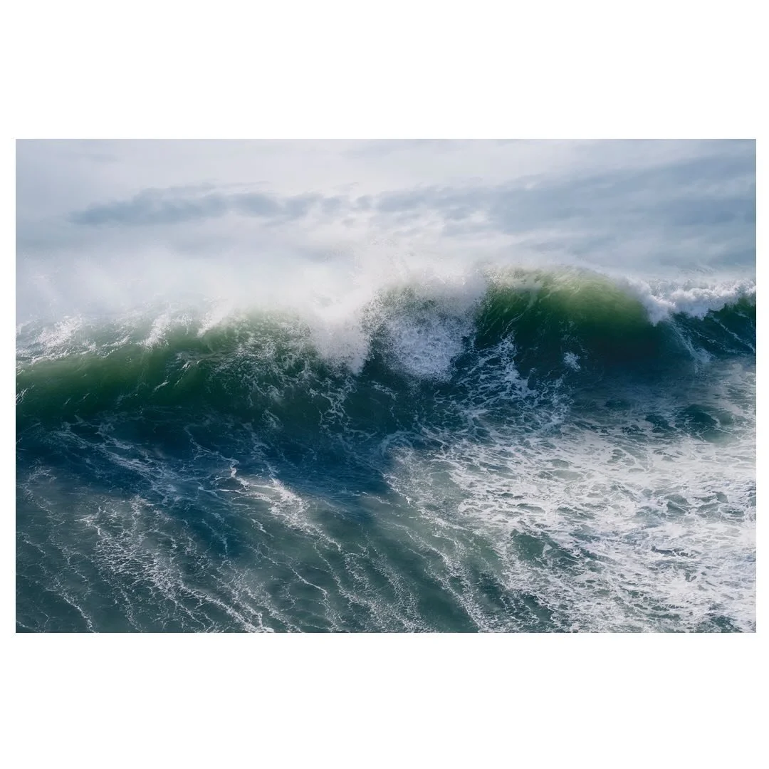 Winter storm, rushing to its utter end, ever-sounding sea - Ikenishi Gonsui 池西言水