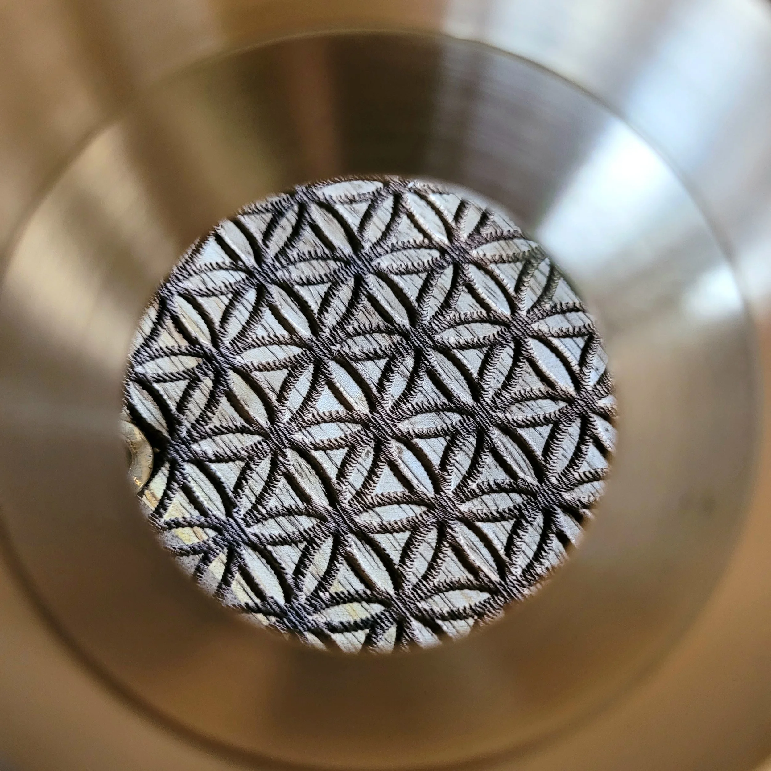 höhenv Stövchen Blume des Lebens Muster.jpg