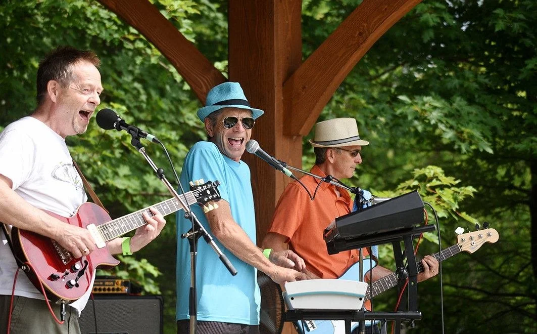 Gary &amp; The Rough Ideas Live Music