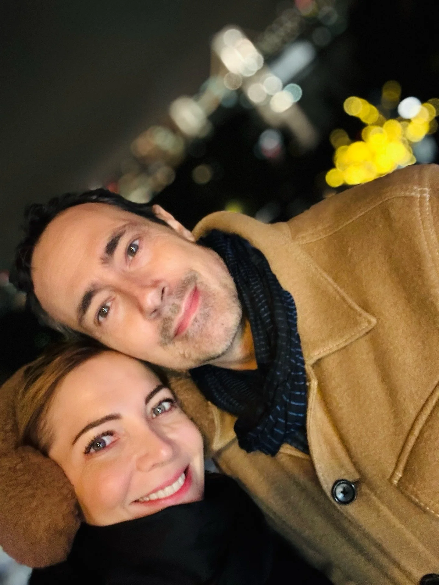 Dalla mia famiglia alle vostre &hearts;️ buon anno 🥂💫

Auguro a tutti noi che possa portare pace, serenit&agrave; e amore &hearts;️

Con tutto il cuore sempre 💫♾️ 

Doc