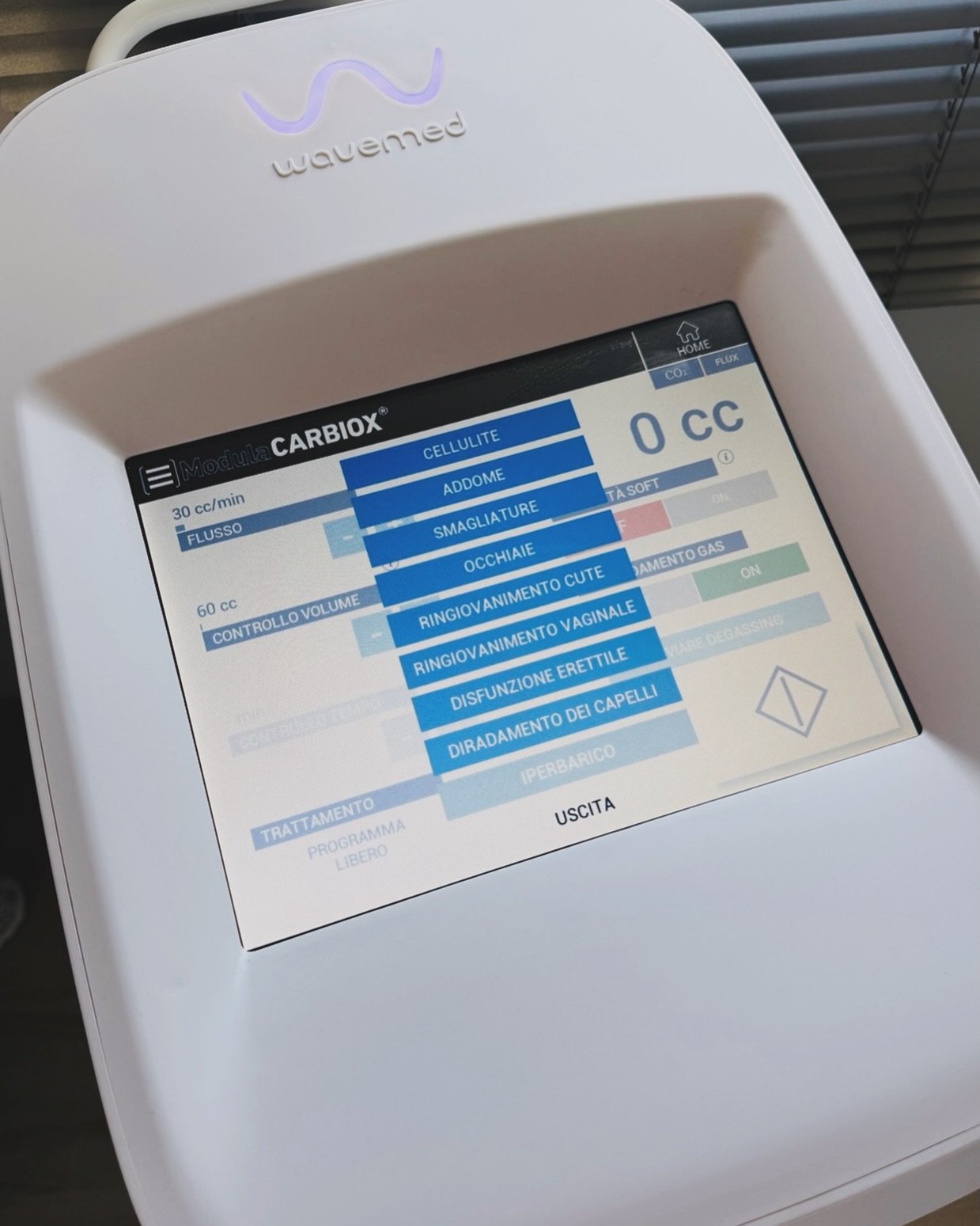 Finalmente addio fastidio❣️

Scopri subito la nuova carbossiterapia indolore (tecnologia No Pain) in CD SKinClinic 

Migliora microcircolazione e cellulite, ha effetto lipolitico riducendo i cuscinetti di grasso pi&ugrave; ostinati e rigenera i tessu