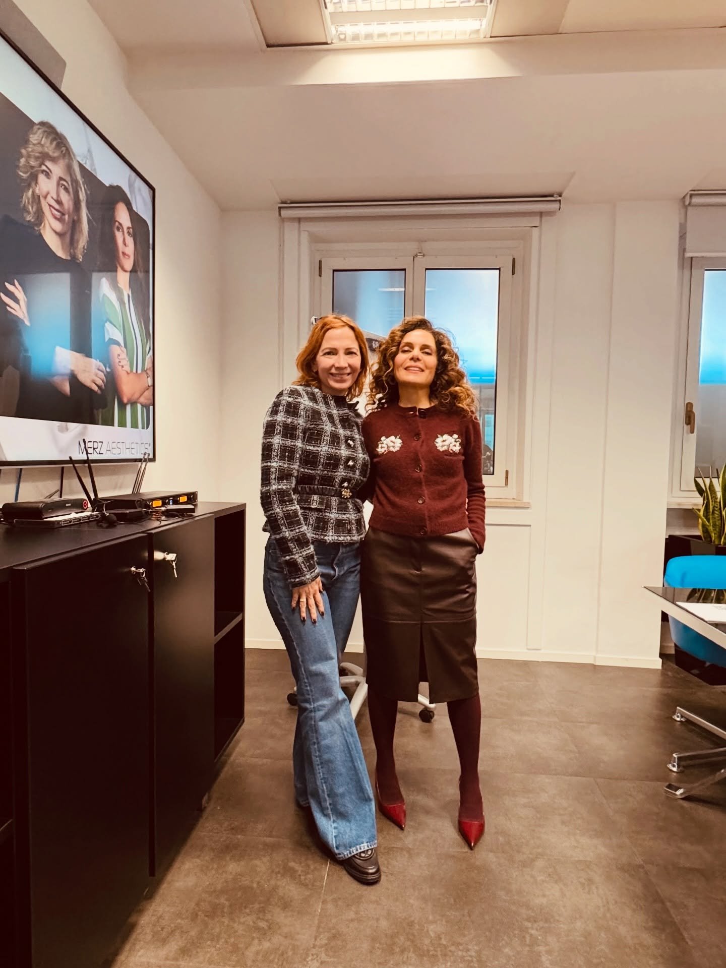 Sabato 22 novembre insieme alla super @dott.ssa_ilariazollino abbiamo tenuto il primo MAX lab della stagione con un corso di formazione sull&rsquo;approccio medico estetico alla generazione Z con particolare focus sulle terapie per le labbra e su que